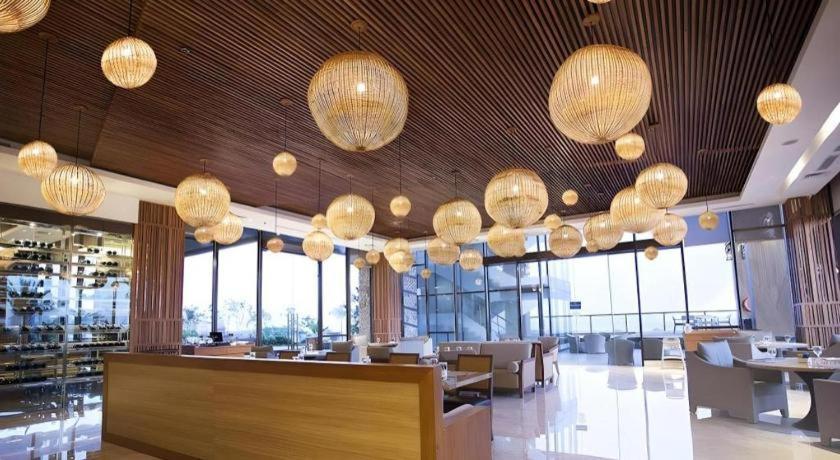The Rinra Hotel Makassar Eksteriør billede