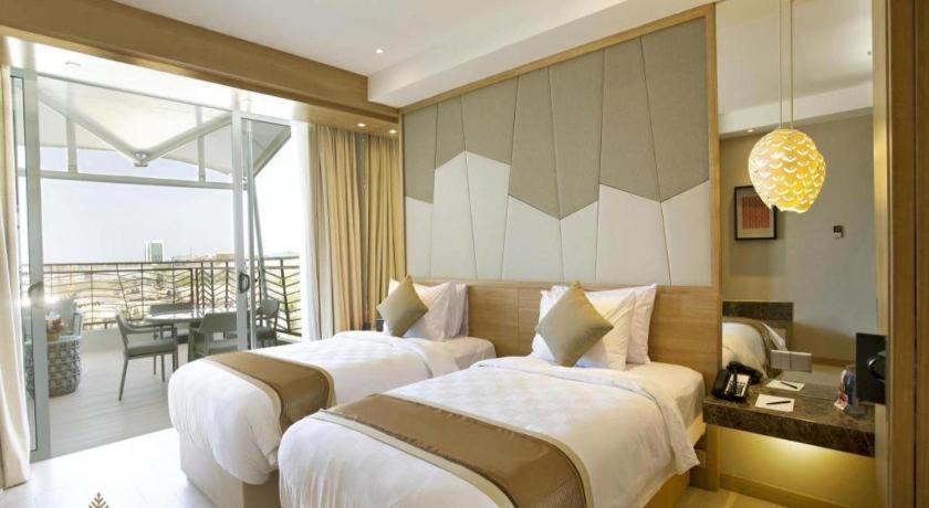 The Rinra Hotel Makassar Eksteriør billede