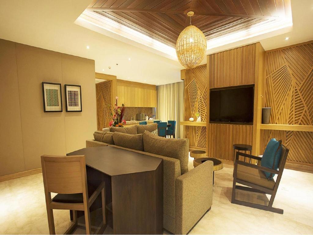 The Rinra Hotel Makassar Eksteriør billede